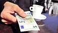 Kovin moni italialainen tuskin maksaisi kahvikupillista pankkikortilla.
