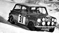 Mini Cooper, ratissa Timo Mäkinen, kartturina Paul Easter Ruotsin rallissa maaliskuussa 1965. Rallivalot pois, 850-kuutioinen, virittämätön kone 1275-kuutioisen tilalle – ja tuo olisi ilmetty ikioma Yökiitäjä.