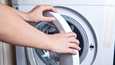 Pesukoneiden ominaisuuksia ei aina osata hyödyntää. Väärän pesuohjelman tai lämpötilan valitseminen voi vahingoittaa sekä tekstiilejä että konetta.