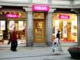 Sähköpostinsa menettäneille asiakkaille riittää Telian mukaan lohduksi 200 kruunun lahjakortti, jolla voi tehdä ostoksia yhtiön omissa myymälöissä. 