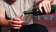 Alkoholi on tunnettu eteisvärinän laukaisija, ja se voi kohottaa myös verenpainetta, joka on eteisvärinän riskitekijä.