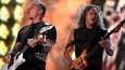 Metallican James Hetfield ja Kirk Hammet keikalla Brasiliassa.