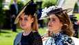 Prinsessa Beatrice ja prinsessa Eugenie eivät saa etiketin mukaan käyttää tiaraa.