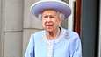 Kuningatar Elisabet on osallistunut platinajuhlaviikonloppunaan vain Trooping the Colour -paraatiin ja torstai-illan valojuhlaan.