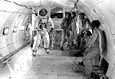 Apollo 11 -kuumoduulin lentäjä Buzz Aldrin harjoitteli painottamassa tilassa toimimista KC-135-lentokoneessa heinäkuussa 1969. Aldrin oli pukeutunut avaruuspukuun. KC-135-koneessa astronautit olivat painottomassa ympäristössä noin 30 sekunnin jaksoissa.