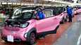 Sähköautojen valmistusta General Motorsin tehtaalla Kiinassa.