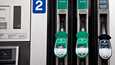 Dieselin hinta on noussut jo yli kahden euron, eikä polttoöljy ole enää juurikaan halvempaa.