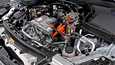 Jatkossa sähköautoista tarkastetaan katsastuksessa myös joukko sähkövoimalinjaan liittyviä komponentteja. Kuvassa Mercedes-Benz EQC.