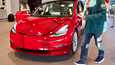 Tesla Model 3 on tuore houkutin sähköautomaailmaan siirtymisessä.