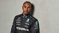 Lewis Hamilton valmistautuu jo 10. kauteensa Mercedeksen F1-tallissa.