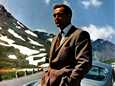 Sean Conneryn yllä nähtiin hacking jacket James Bond -elokuvassa 007 ja Kultasormi.
