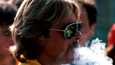 Keke Rosberg kuvattuna vuonna 1985. Tupakkaakin paloi.