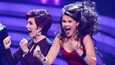 Saara Aalto on kahdeksan parhaan joukossa Britannian X Factor -ohjelmassa. Saara riemuitsi jatkoonpääsyään yhdessä tähtivalmentajansa Sharon Osbournen kanssa.