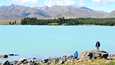 Maisemamatkailijalle Uusi-Seelanti on upea kohde. Eteläsaarella sijaitsevan Tekapo-järven turkoosi väri johtuu jäätiköiden sulamisvesiin liunneista mineraaleista.