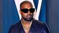 Kanye West räväytti konserttilavalla.