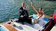 Renny ja Johanna Harlinin avioliiton siunaustilaisuus järjestettiin perjantaina. Pariskunta poistui kirkolta italialaisvalmisteisella veneellä.
