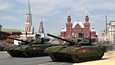 Venäjän uudet T-14 Armata -vaunut voitonpäivän paraatissa Moskovassa 9. toukokuuta 2015.