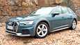 Audi A6 Allroadin ilmajousitettu maavara on nousee maastossa ja laskee maantiellä.