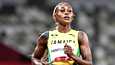 Elaine Thompson-Herah juoksi kovaa Tokion olympiavälierässä.