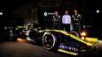 Nico Hulkenberg, Cyril Abiteboul ja Daniel Ricciardo esittelivät Renaultin uutta F1-ilmettä.