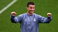 Cristiano Ronaldo on palkittu maailman parhaalle jalkapalloilijalle myönnettävällä Fifan kultainen pallo -palkinnolla kahdesti. Hän sai lisäksi vuonna 2008 palkintoa edeltäneen Kultainen pallo -palkinnon.