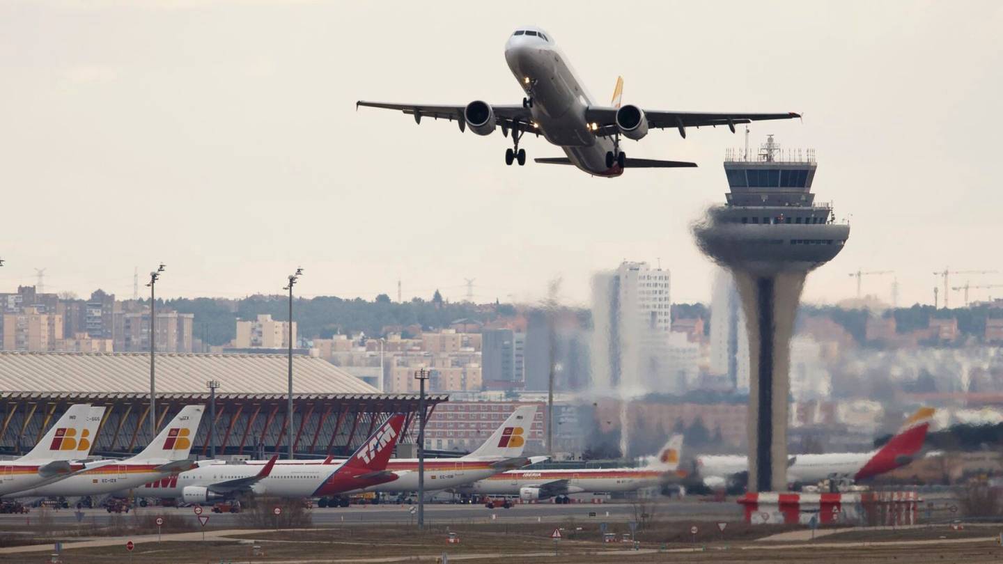 Madridin lentokentälle palkataan satoja poliiseja turistiruuhkan vuoksi