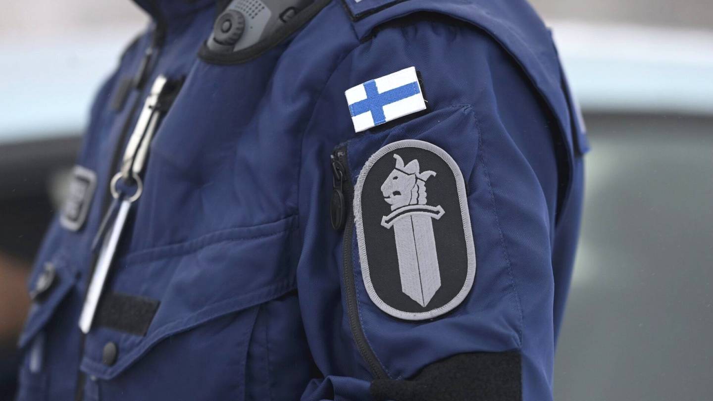 Nuorison juhlinta meni hulinoinniksi – poliisi joutui ojentamaan ilotulittajaa Tampereella