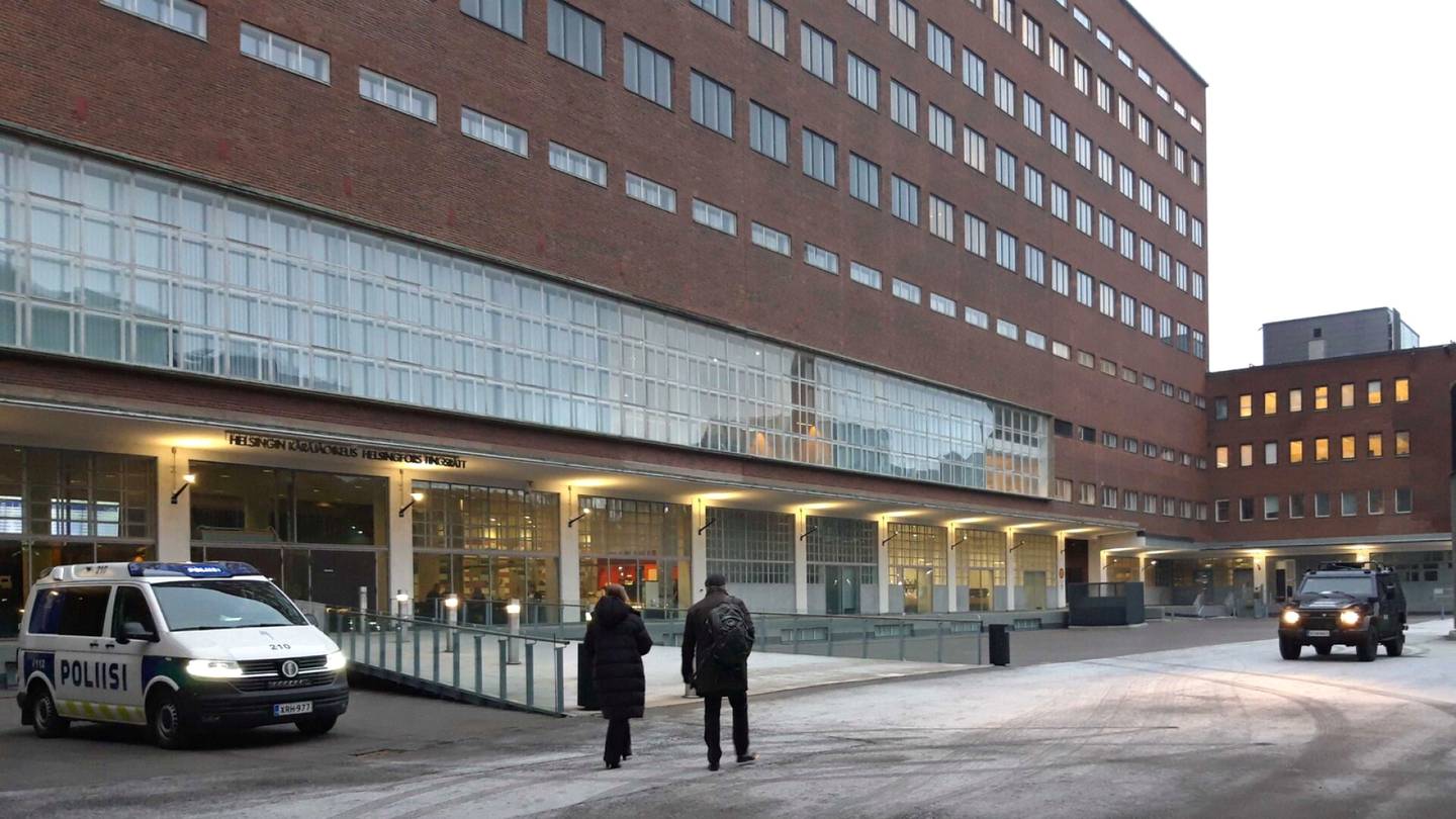 Mantaqa-jengin huume­juttu käräjillä – syyte: Helsingistä Lönnrotinkadulta löytyi synkkä arsenaali
