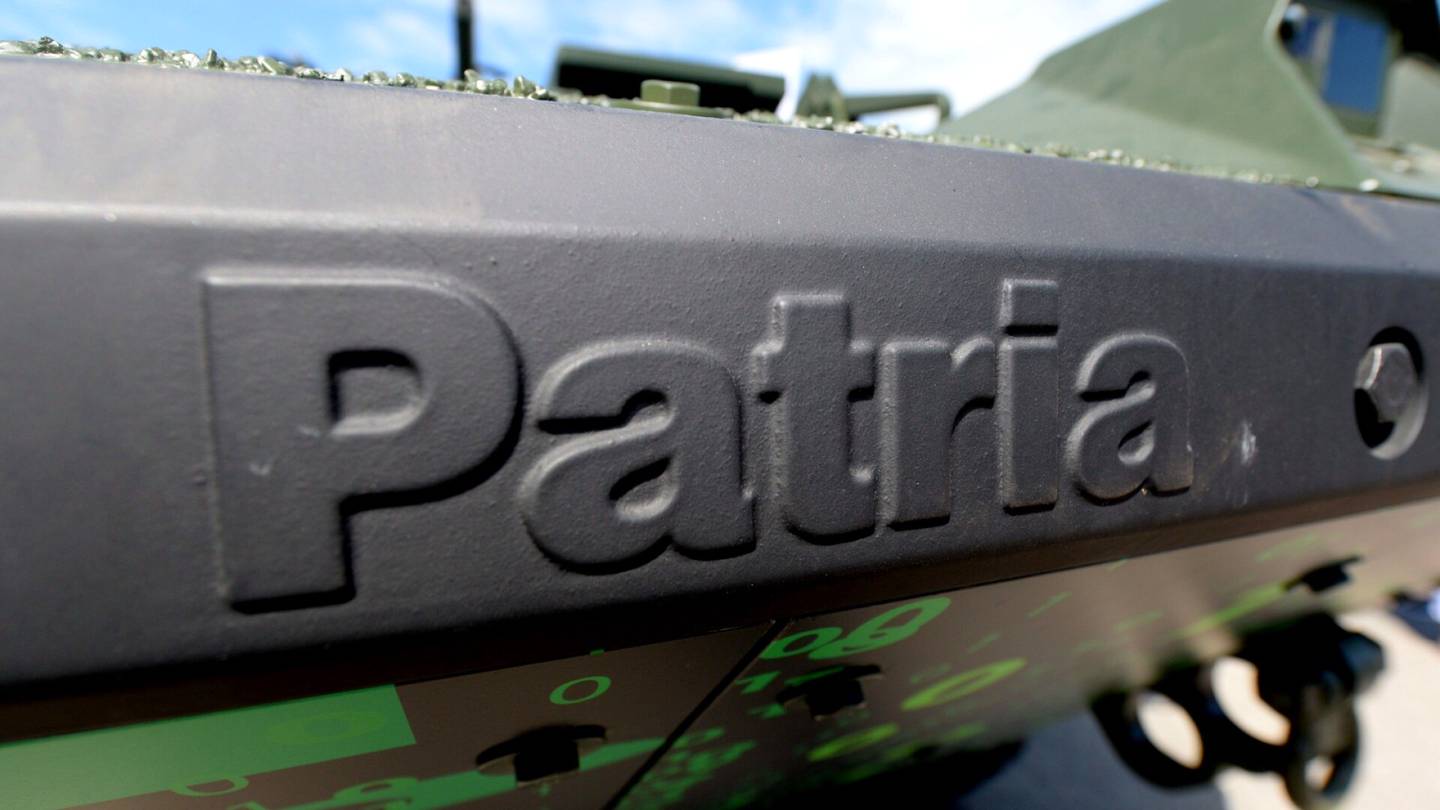 Puolustusvoimille hankitaan Patrian raskaita miehistön­kuljetusvaunuja