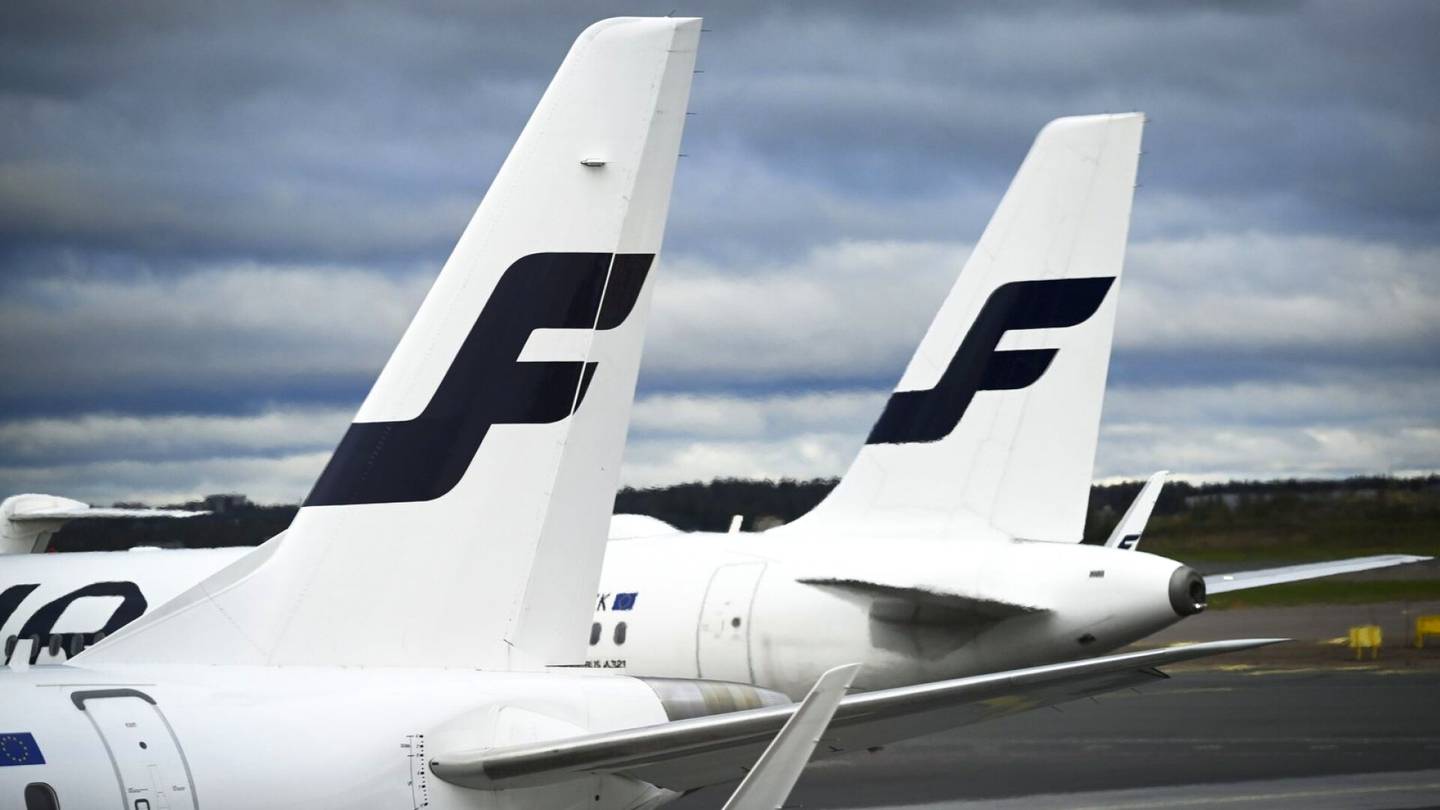 Puolan lennon­johtajien lakko viivästytti lentoja Suomeen – perjantaina edessä voivat olla ”massiiviset” peruutukset
