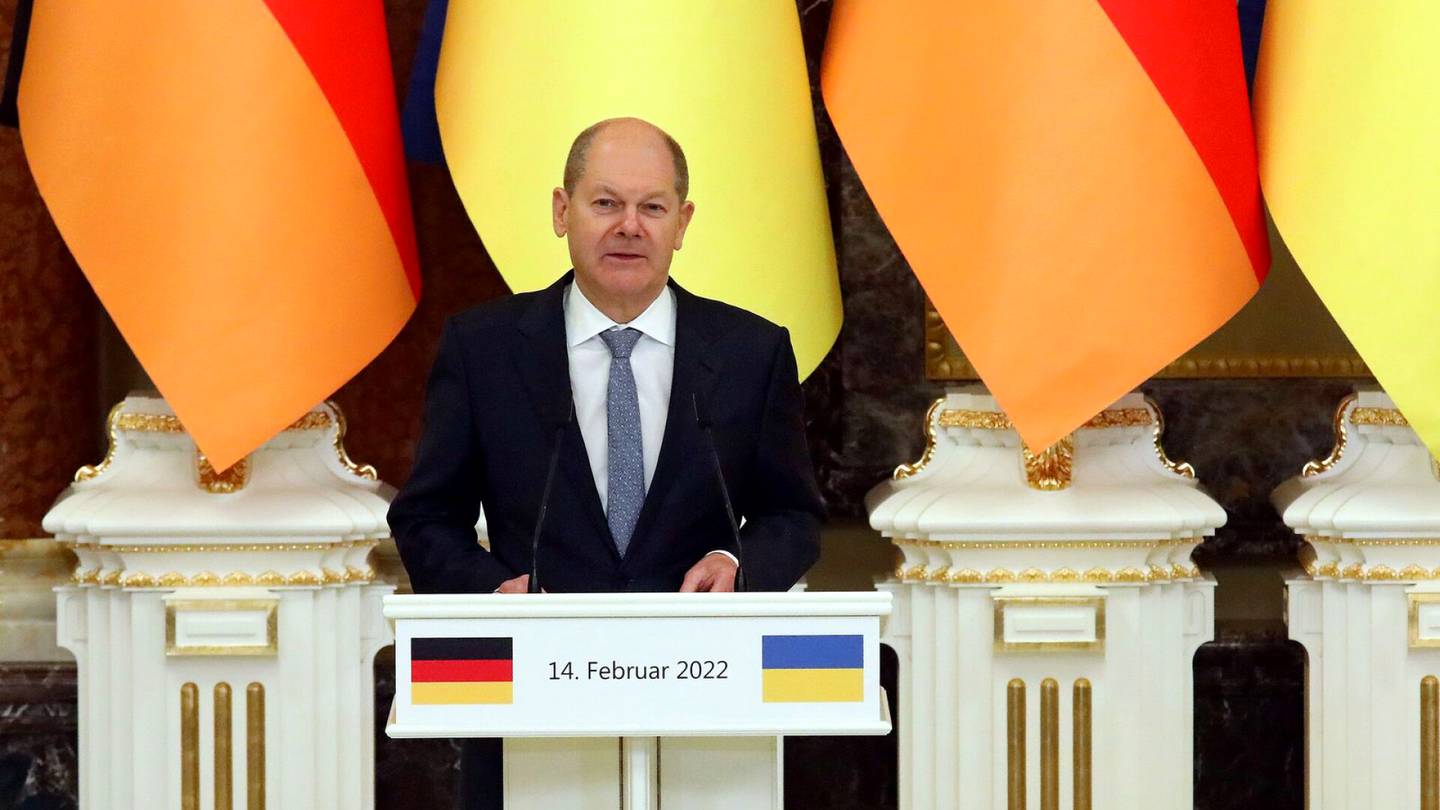 Saksan liittokansleri Scholz vierailee tiistaina Moskovassa