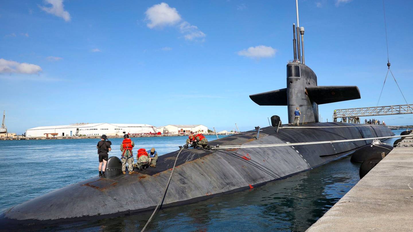 Yhdysvaltojen laivaston insinööri myönsi yrittäneensä myydä tietoja sukellusveneistä vieraalle valtiolle
