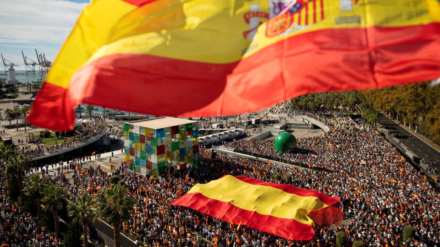 Kymmenet­tuhannet osoittivat mieltään Espanjassa