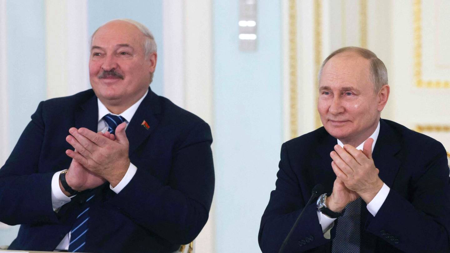 Tragikoominen onnitteluviesti – näin Vladimir Putin kehui Aljaksandr Lukashenkaa