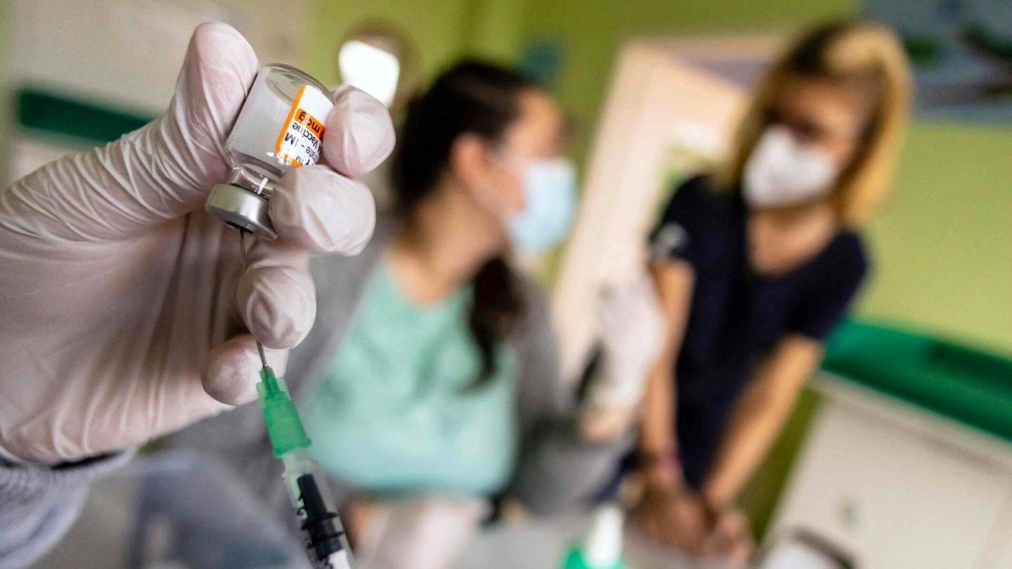 WHO: Toistuva rokottaminen nykyrokotteilla ei toimi