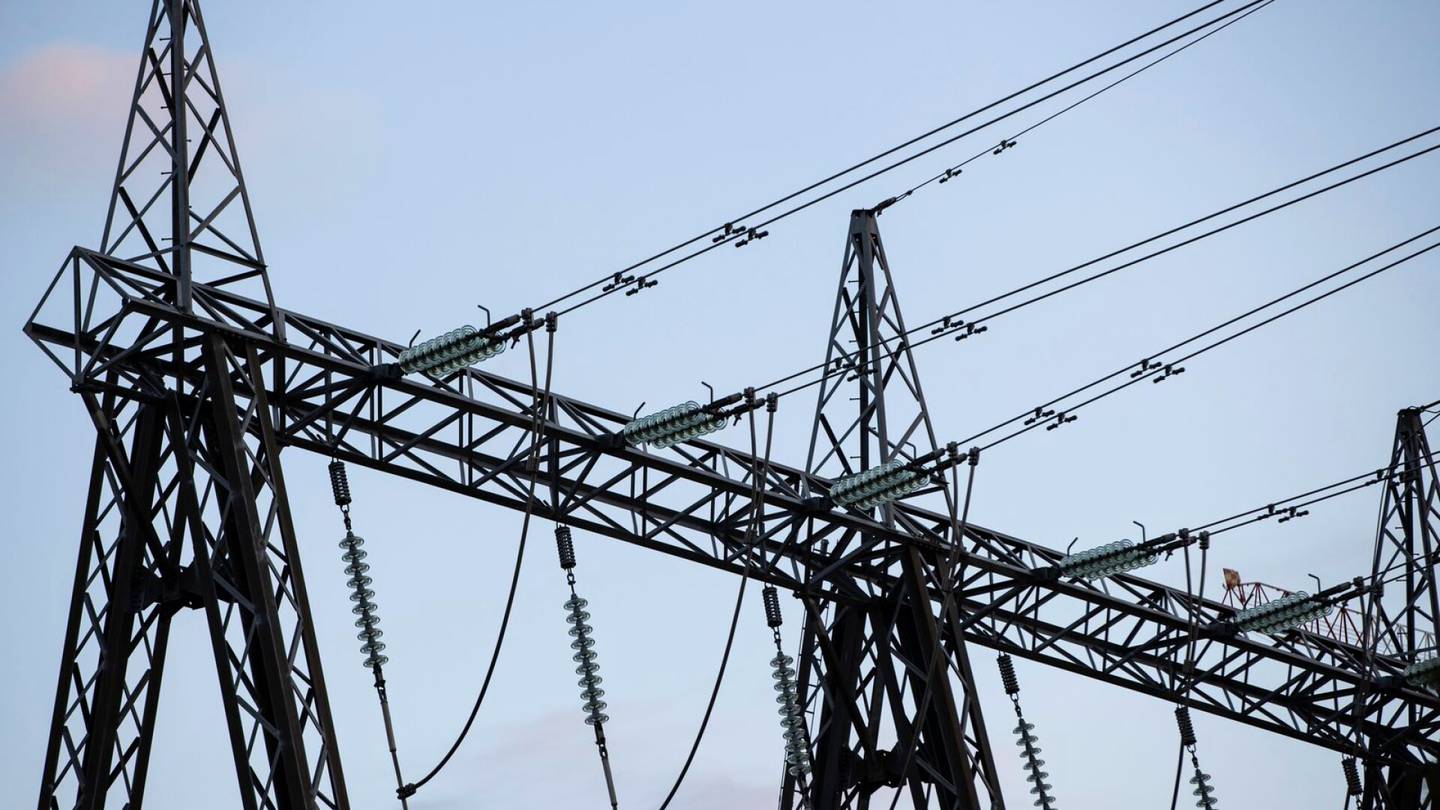 Sähköyhtiöltä vaaditaan kymmenien miljoonien korvauksia – määräaikaisten sopimusten purkaminen oli sopimusrikkomus