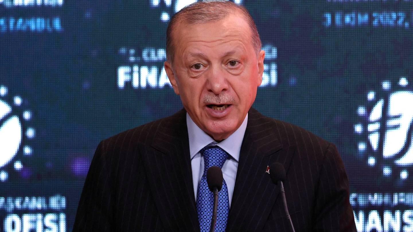 Turkin inflaatio kiihtyi jo 83 prosenttiin – Erdogan lupaa lisää koronlaskuja