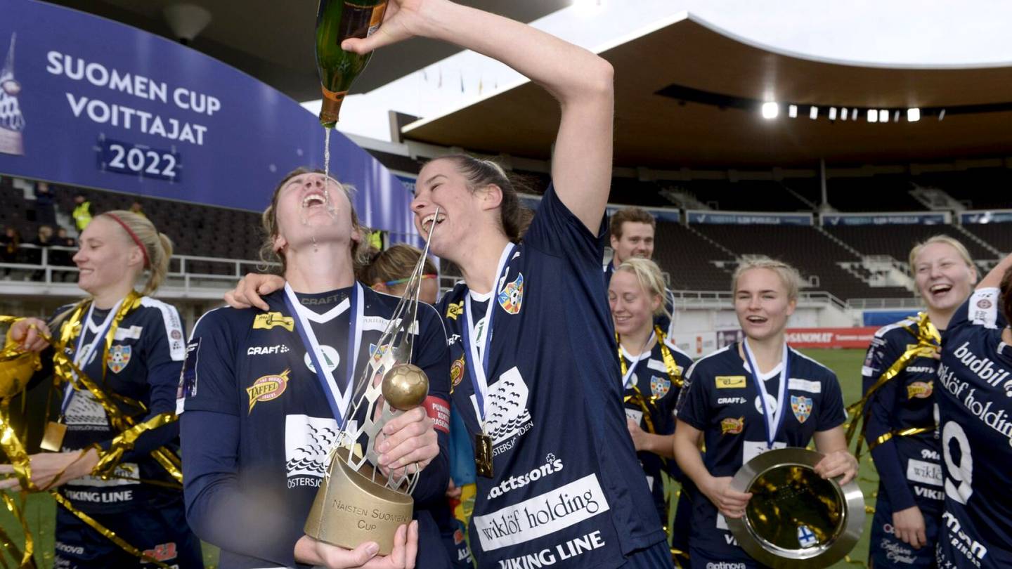 Åland United uusi jalkapallon naisten cup-mestaruutensa