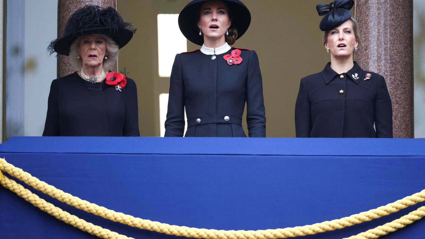 Herttuatar Catherine nappasi kuningatar Elisabetin paikan tärkeässä tilaisuudessa – 95-vuotias monarkki loisti poissaolollaan