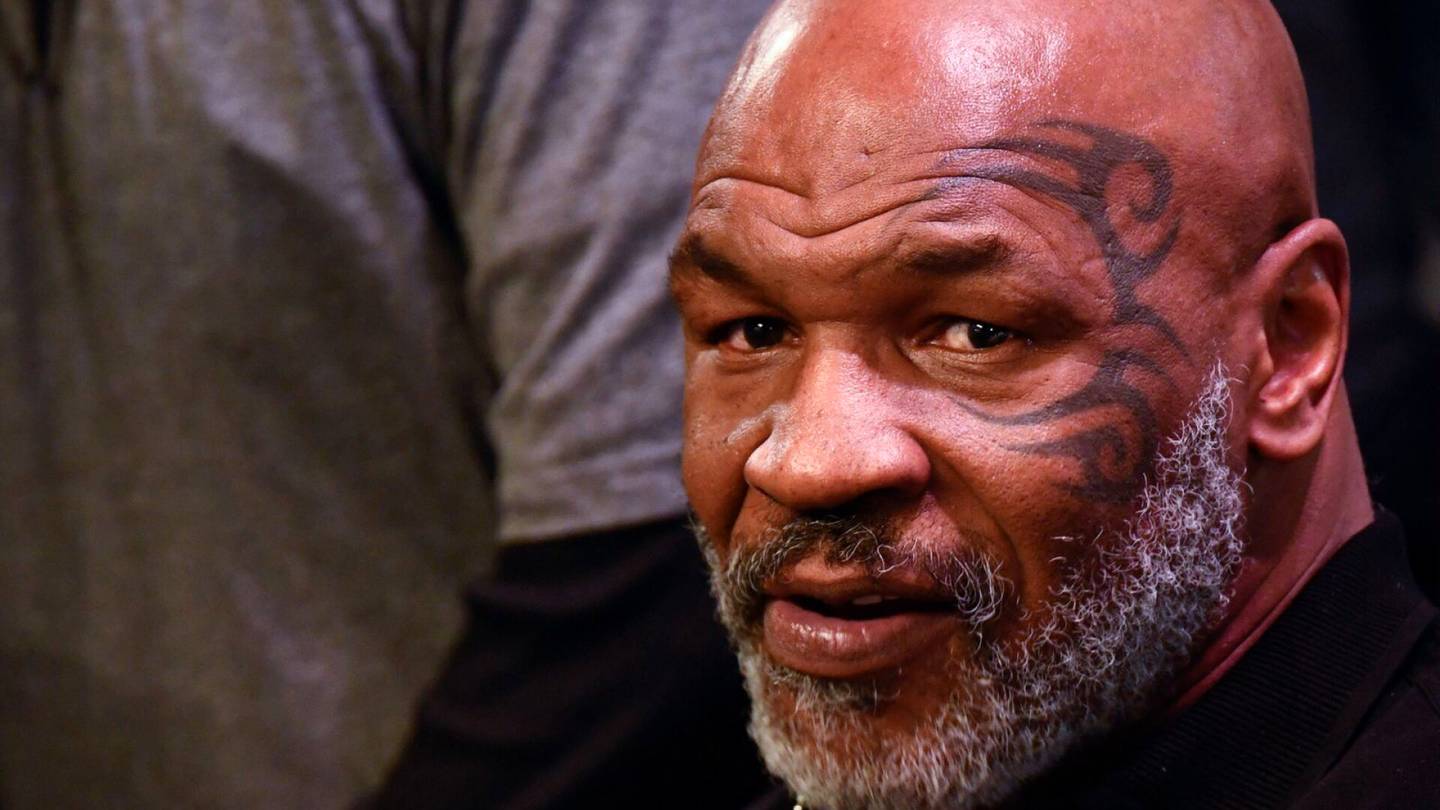 Mike Tyson takoi lentomatkustajaa nyrkillä päähän – näin hän selitti tekoaan