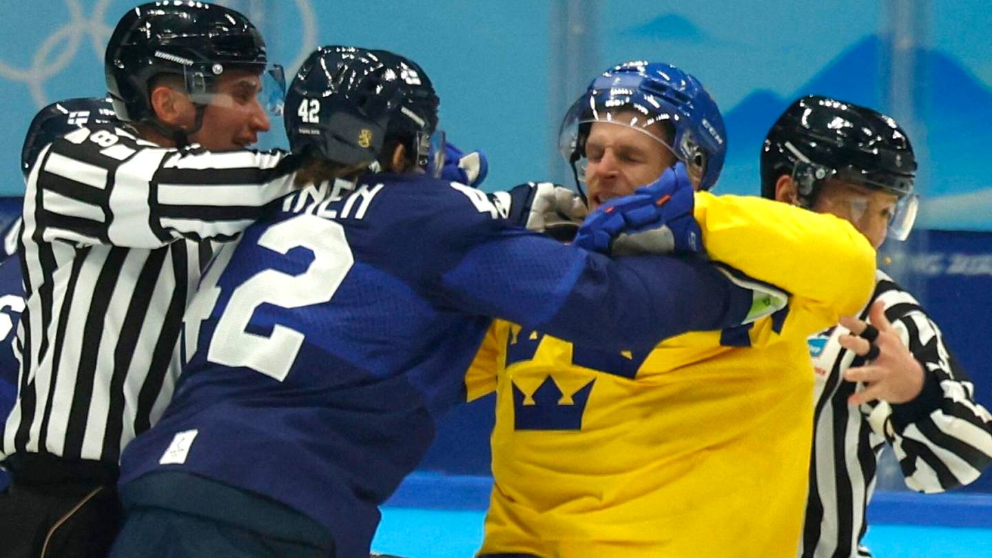 Ruotsissa järkytyttiin Leijonien rumista otteista – tavallisen katsojan kommentti kertoo kaiken: ”Suomen pelaajat ovat ihan tyhmiä!”