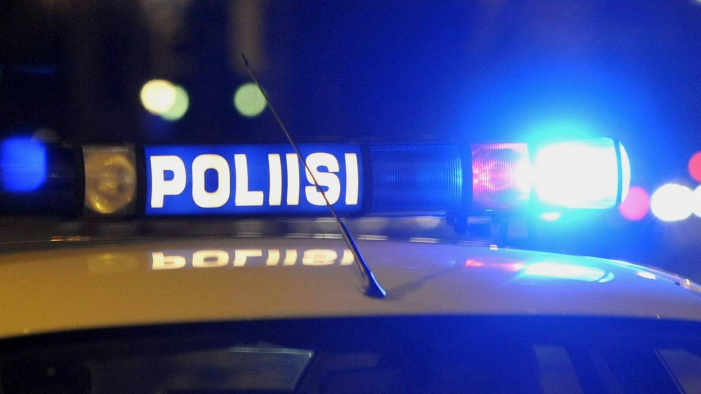 Miestä puukotettiin rintaan Helsingin Kontulassa – kolmea nuorta epäillään tapon yrityksestä