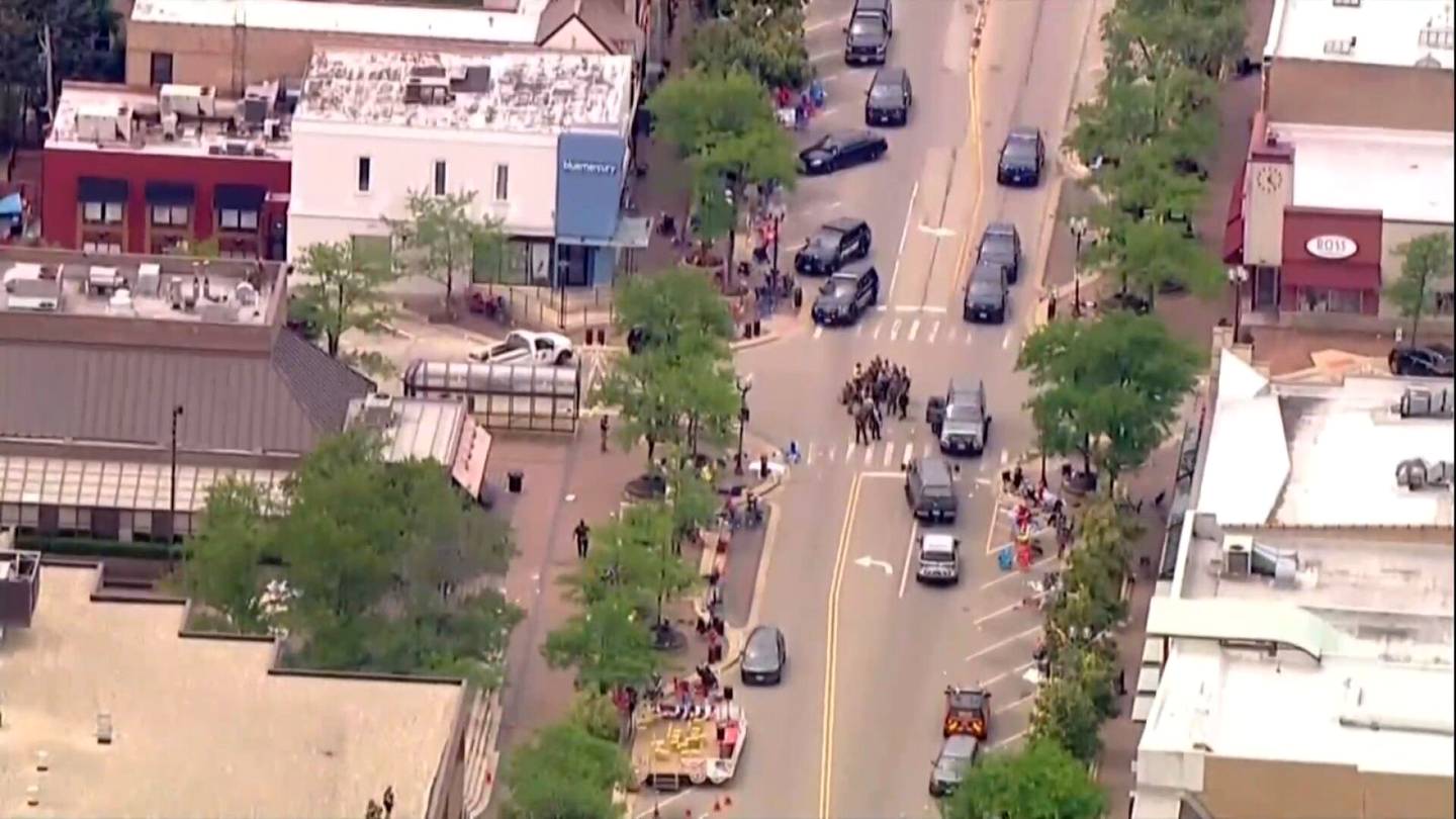 Poliisi on ottanut kiinni Chicagon ampujan – Ainakin 6 kuollut ja 31 haavoittunut