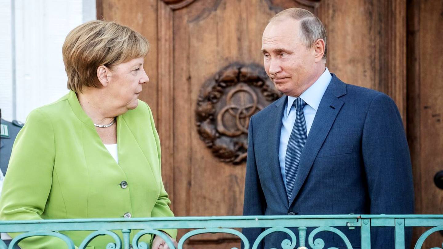 Merkel pyysi Putinia käyttämään vaikutusvaltaansa Valko-Venäjän rajakriisissä