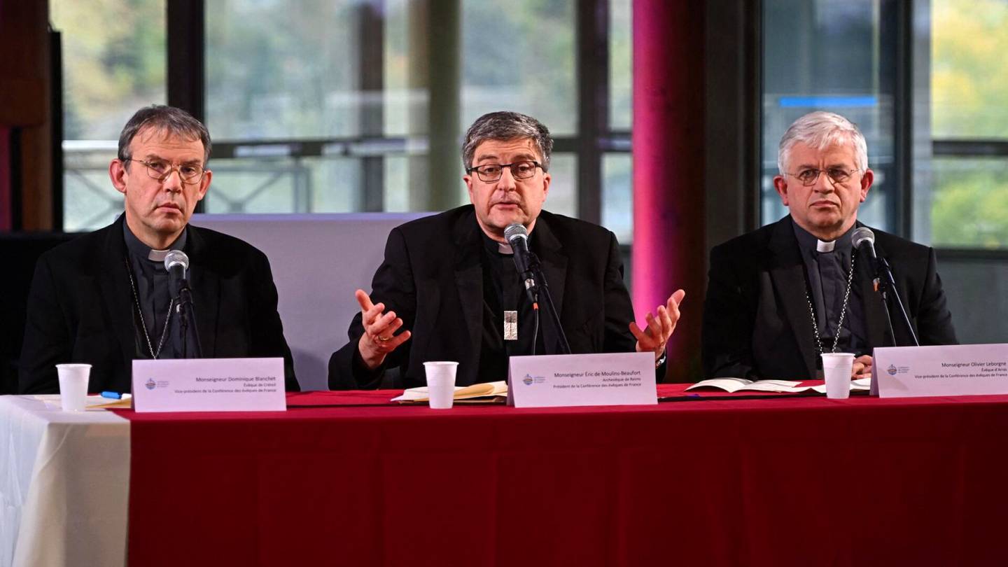 Ranskan katolinen kirkko lupaa maksaa korvauksia hyväksi­käytön uhreille