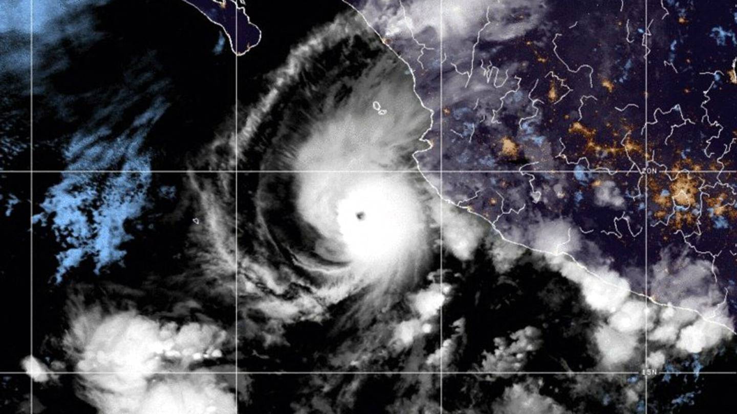 Hurrikaaniksi voimistunut Orlene lähestyy Meksikon rannikkoa
