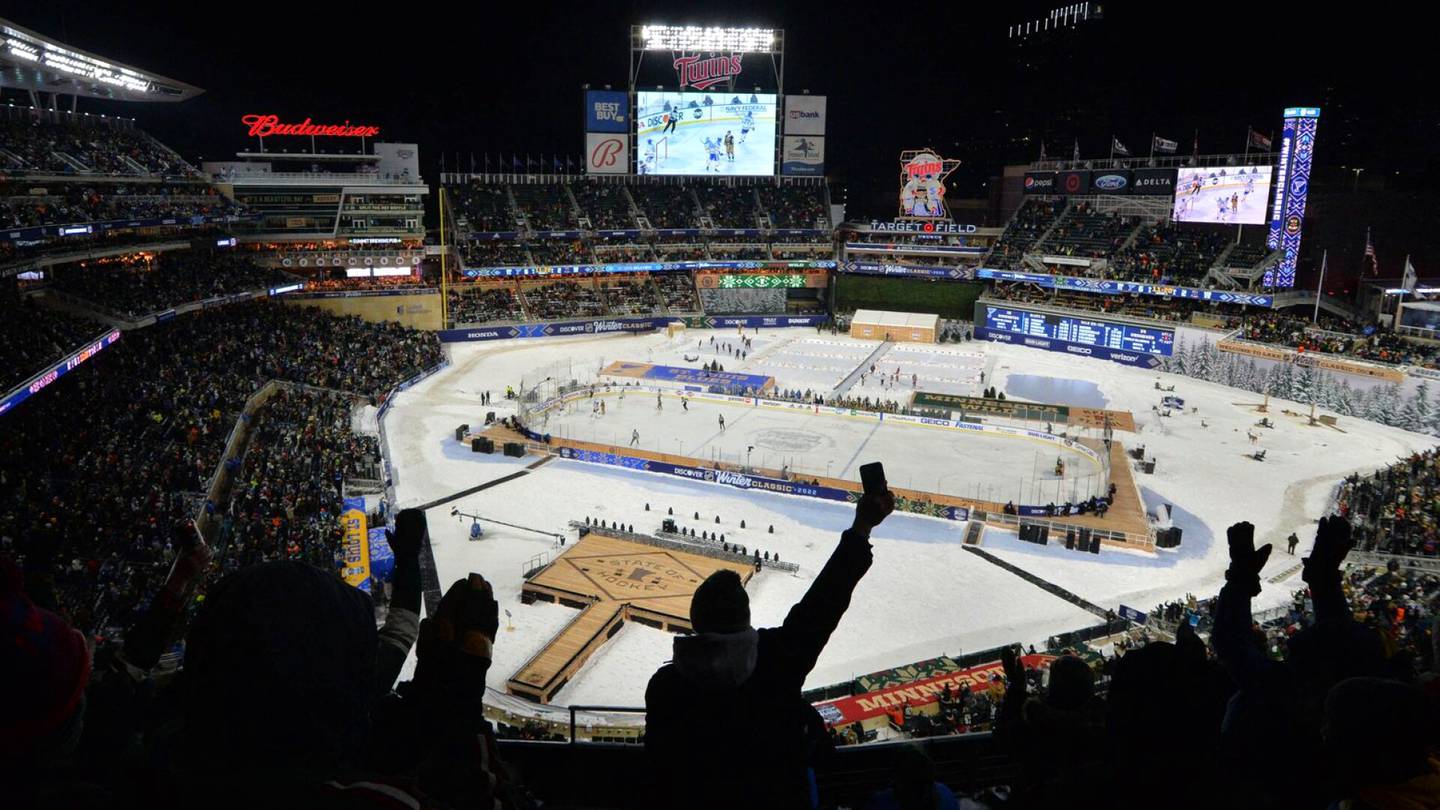 NHL:n historian kylmimmästä ottelusta tuli maalijuhla – jäätä jouduttiin lämmittämään