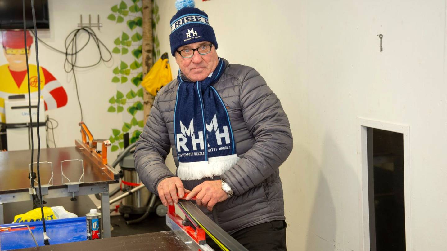 Suomen tähtihiihtäjän isä Tuomo Hakola, 62, on uskomaton tarmonpesä – tämän asian hän haluaisi siirtää F1:stä kotimaiseen hiihtoon
