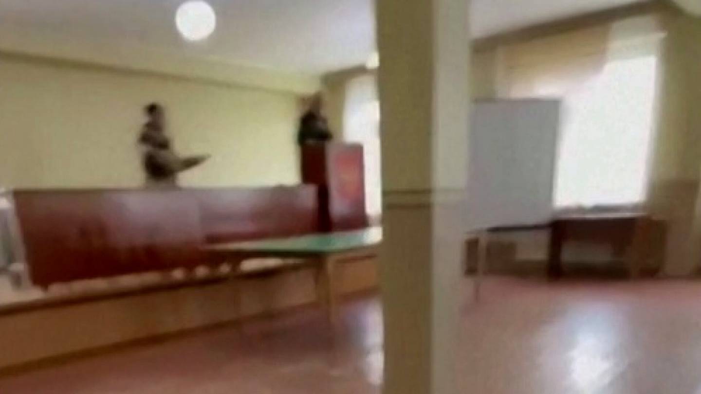 Dramaattinen video julki: Venäläis­mies ampui kutsunta­toimiston työntekijää: ”Kukaan ei lähde mihinkään”