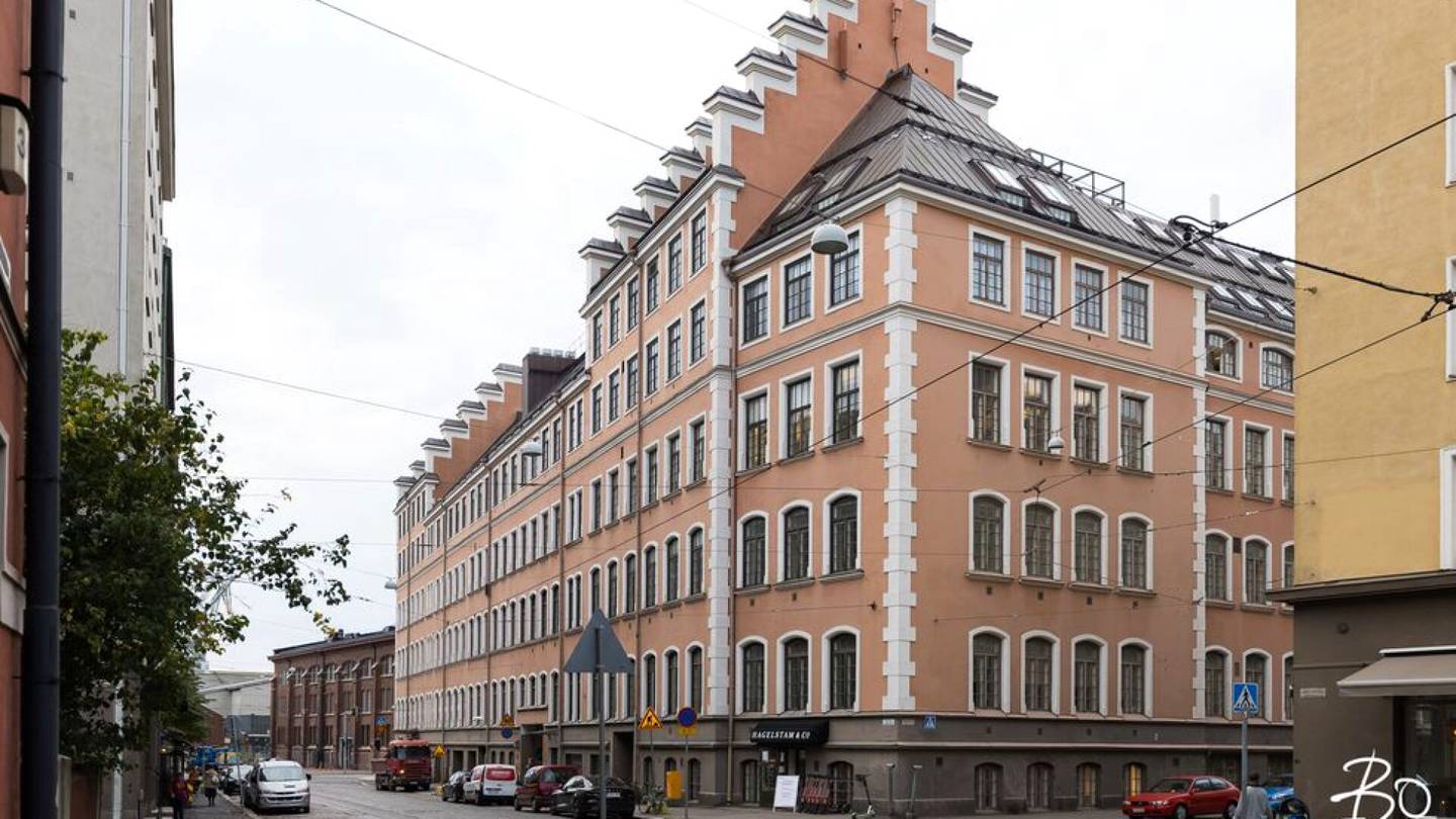 Erikoisessa taloyhtiössä myydään hulppeaa 3,3 miljoonan euron katto­huoneistoa – asuntoon tullaan omalla hissillä